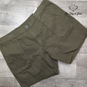 St. John's Bay Chino Shorts Size 40